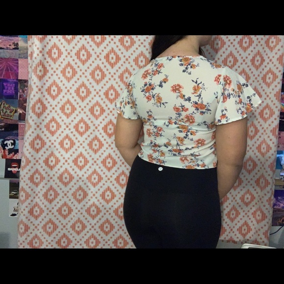 Floral short sleeve - Picture 2 of 2